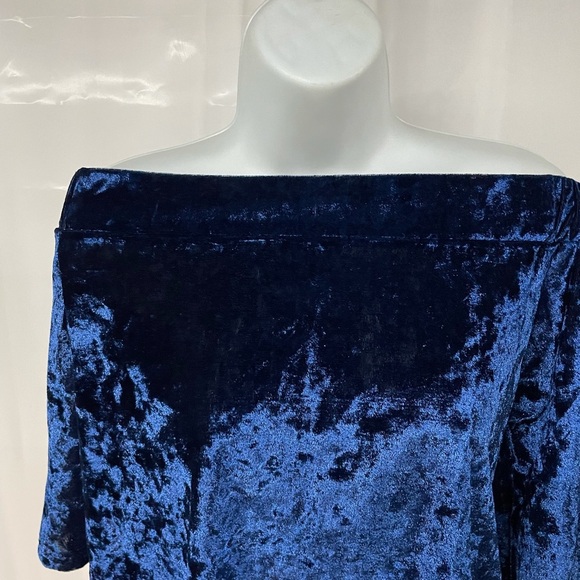 Blue Velvet off the shoulders unbranded L-XL Never Worn - Picture 6 of 7